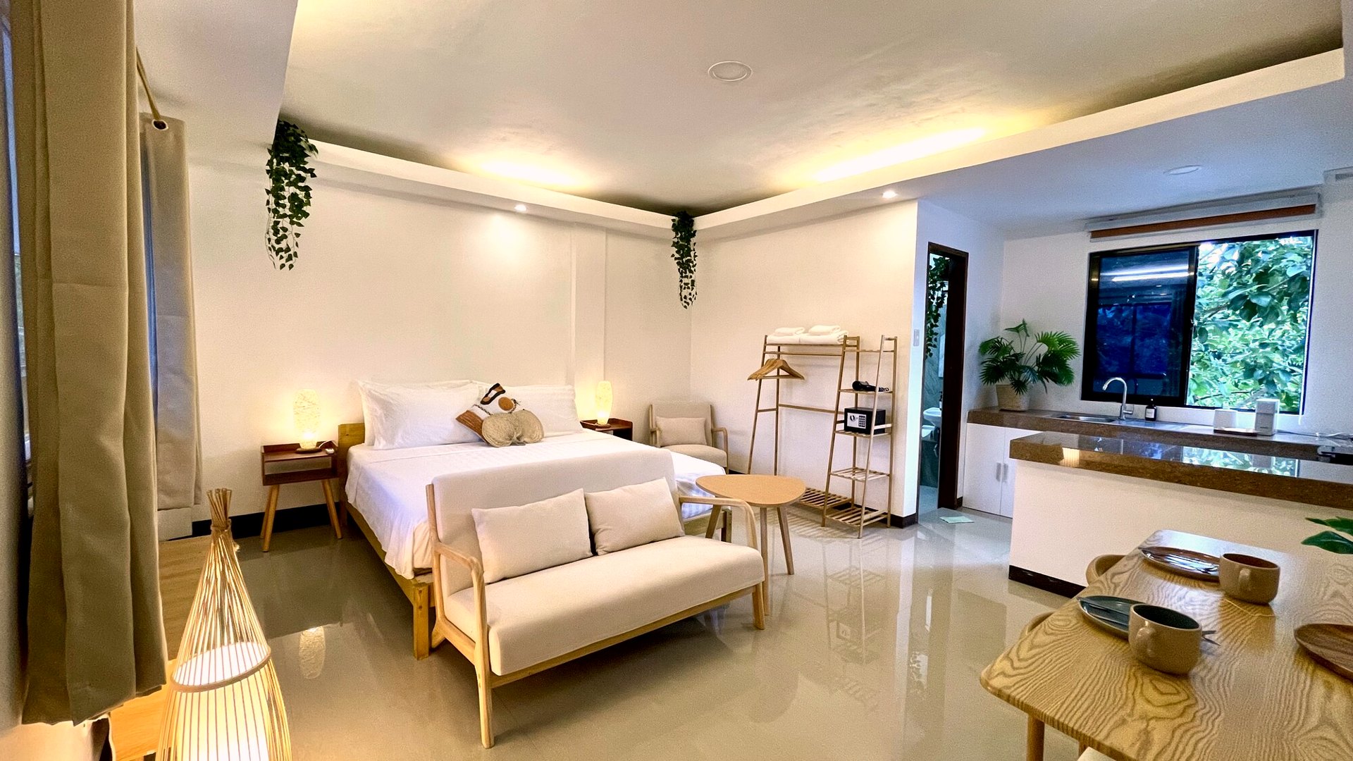 The King Studio at Namal Apartelle
